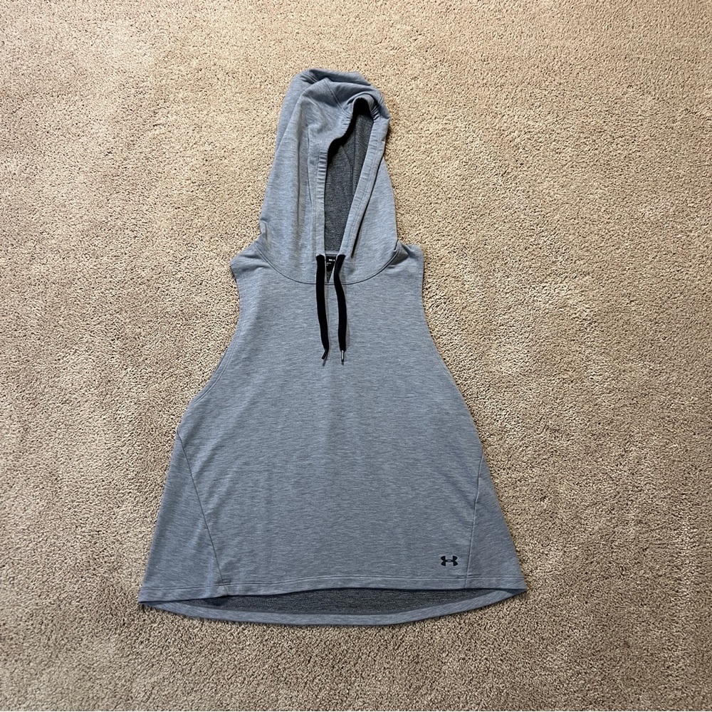 Women’s Under Armour Hooded Shirt Size Small